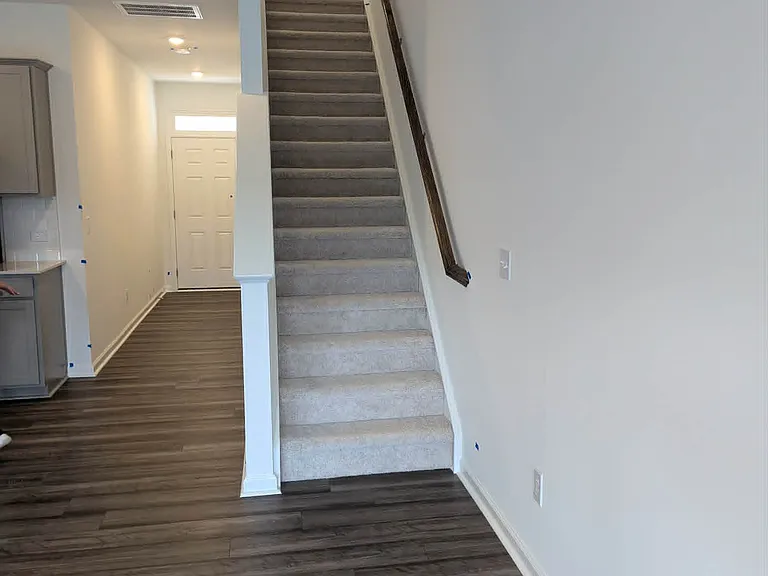 493 Fran Dr — Photo 4