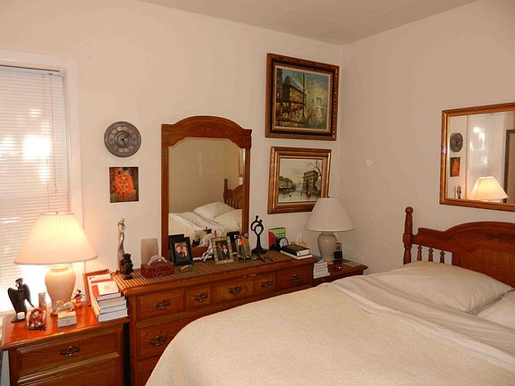 5th image of 5351 N Damen Ave #1