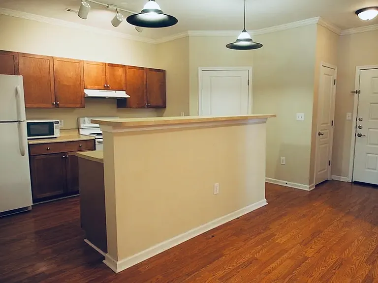 200 Bucksley Ln #101 — Photo 4