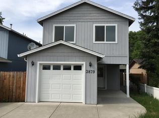 3879 Avenue C, White City, OR