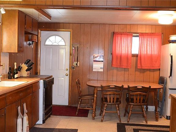 2nd image of 161 Lochland Dr