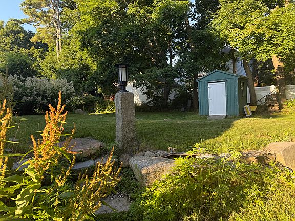 2nd image of 225 Harriet St