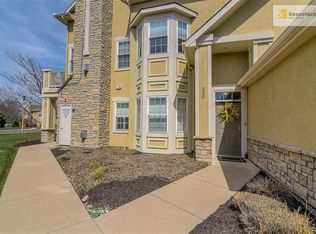 15910 Granada St APT 220, Overland Park, KS 66085
