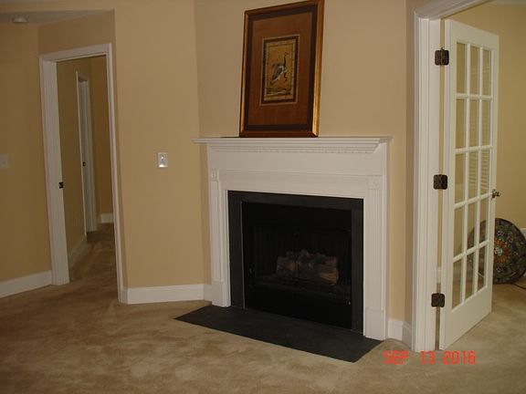 4th image of 402 Nandina Ct
