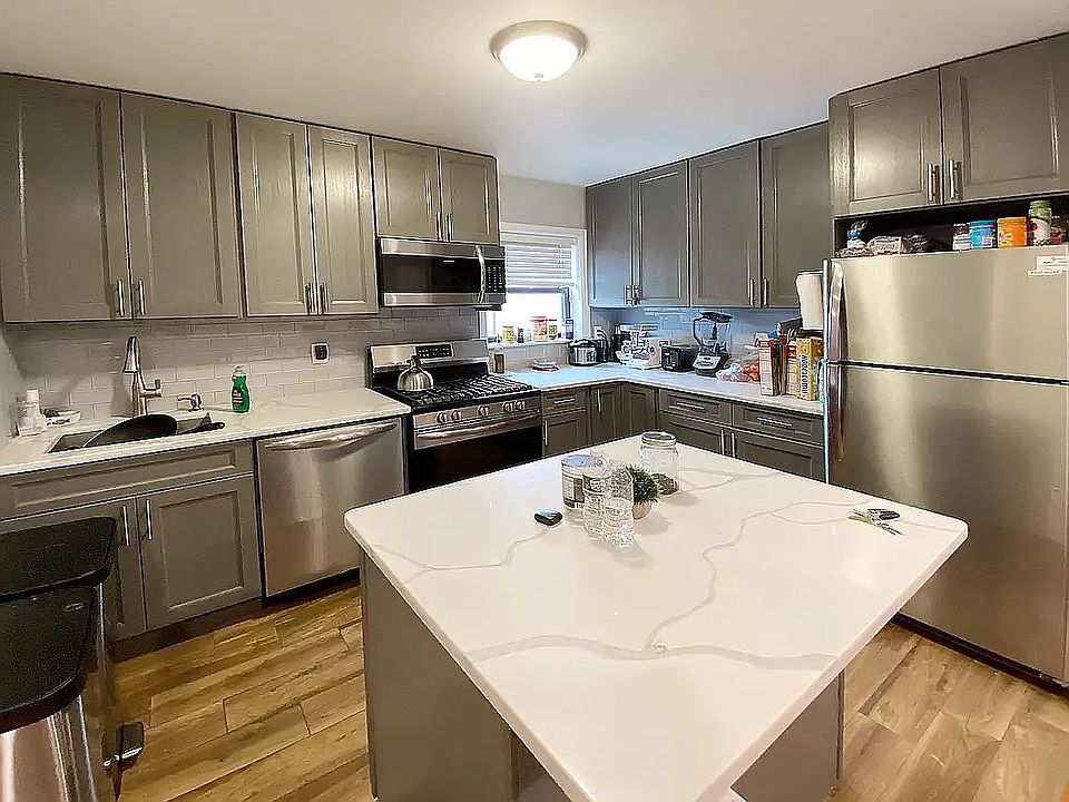 1st image of 2520 48th St #20