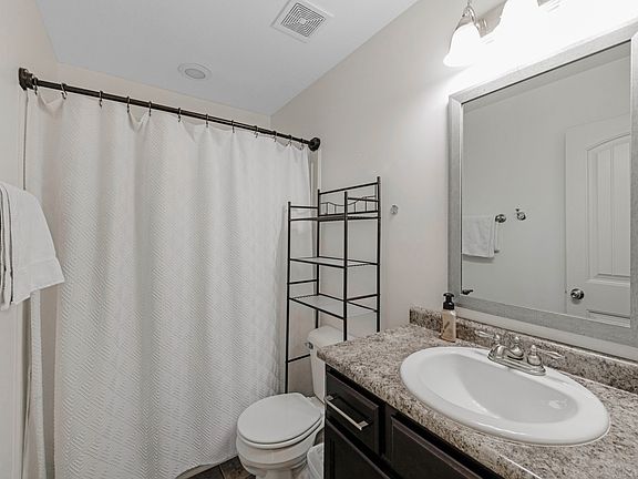 5th image of 408 Leslie Wood Dr