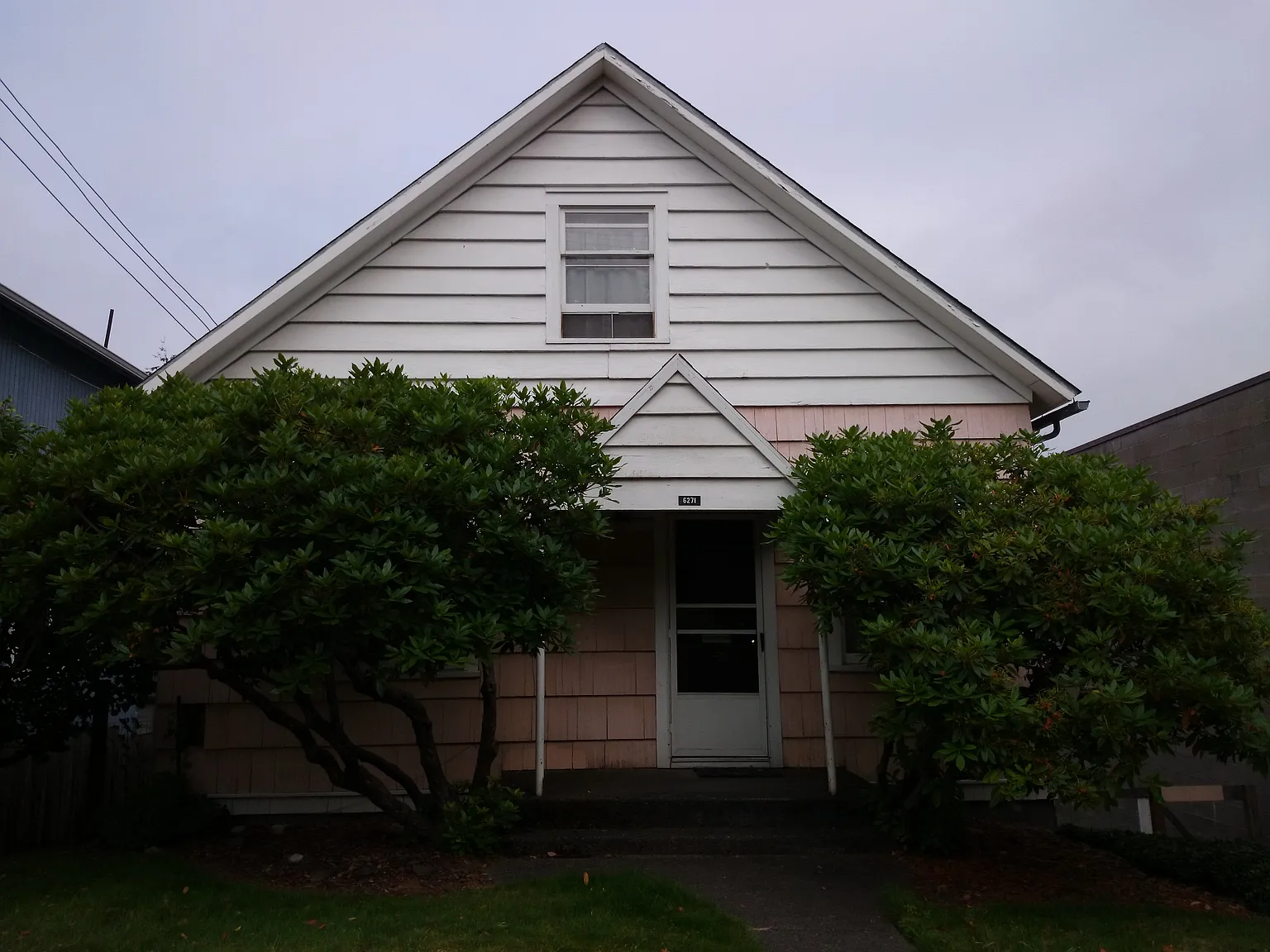 6271 Ellis Ave S photo 1