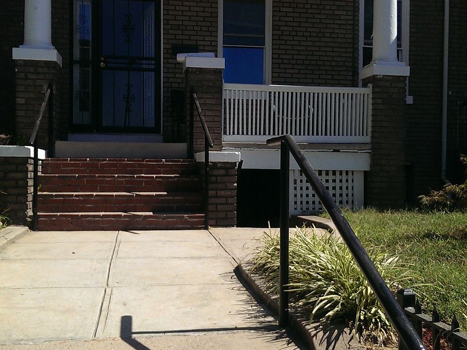 4321 Iowa Avenue, NW