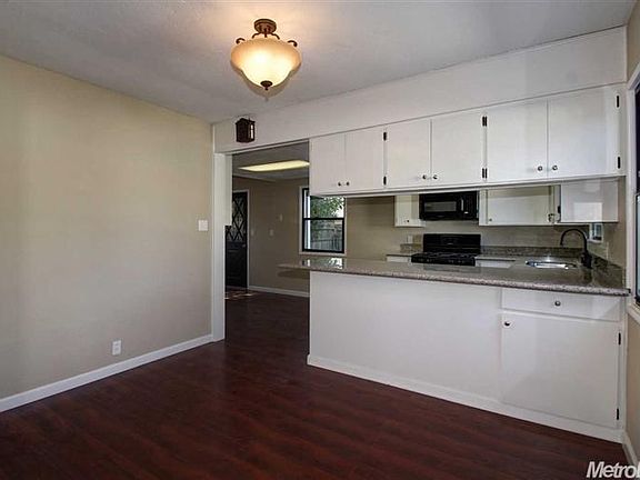 5th image of 220 Lois Ave
