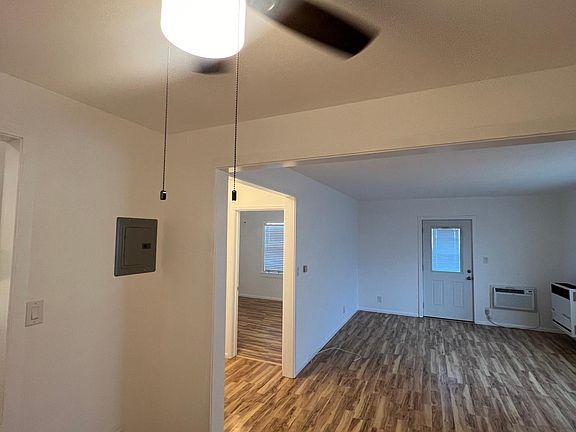 2nd image of 1146 Venice Blvd #1146