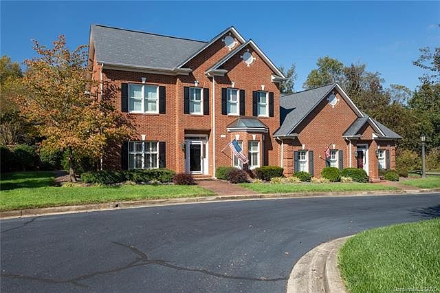 1st image of 404 Warrington Pl