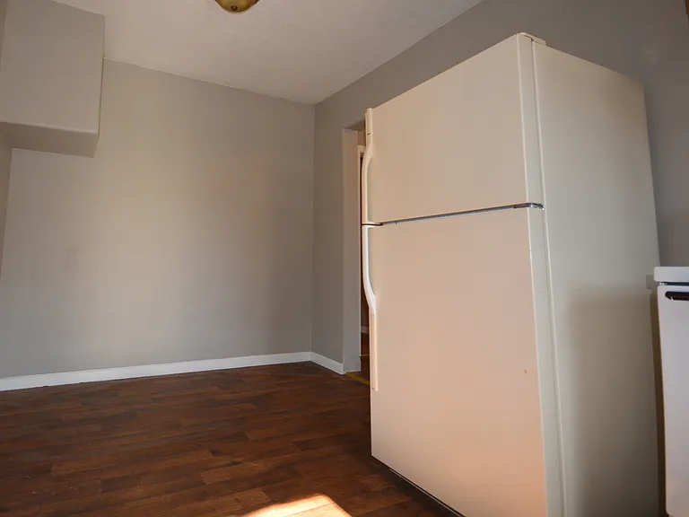 1211 N Rogers Ave — Photo 8