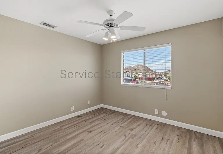 2104 E Behrend Dr — Photo 16