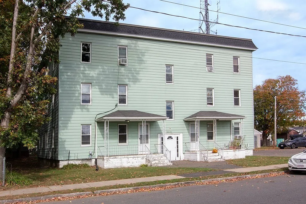 2 bed, 1070 sqft, $1,650 — Photo 3