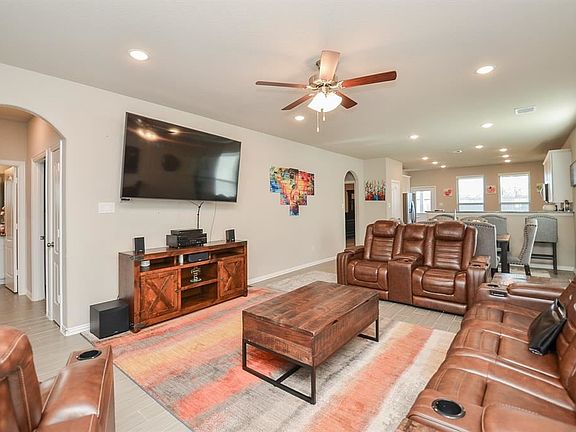 5th image of 7447 French Quarter Ct