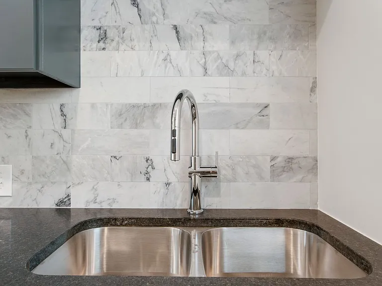 Quaker Condos - $300 Off Immediate Move-Ins! — Photo 31