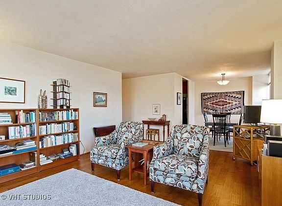 3rd image of 5401 S Hyde Park Blvd APT 1104