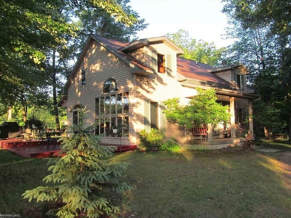 For Sale: 1290 Springwood Dr, Harrison, MI 48625