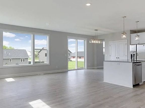 4th image of 3071 Kettering Rd