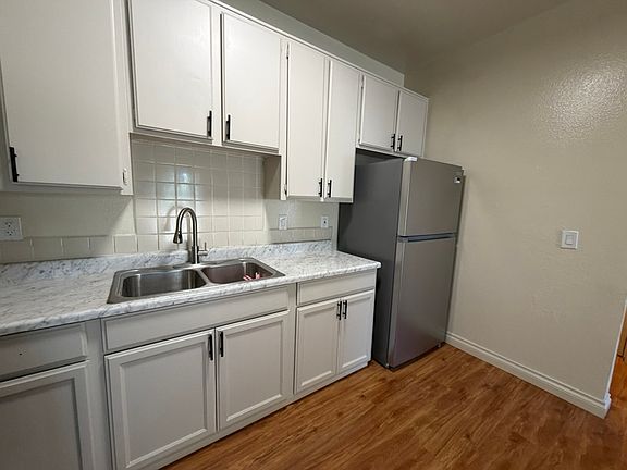 Kitchen Side View - right
