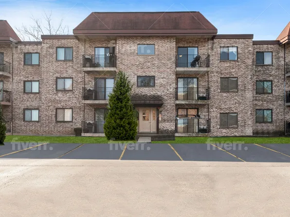 5511 Chateau Dr #6, Rolling Meadows, IL 60008