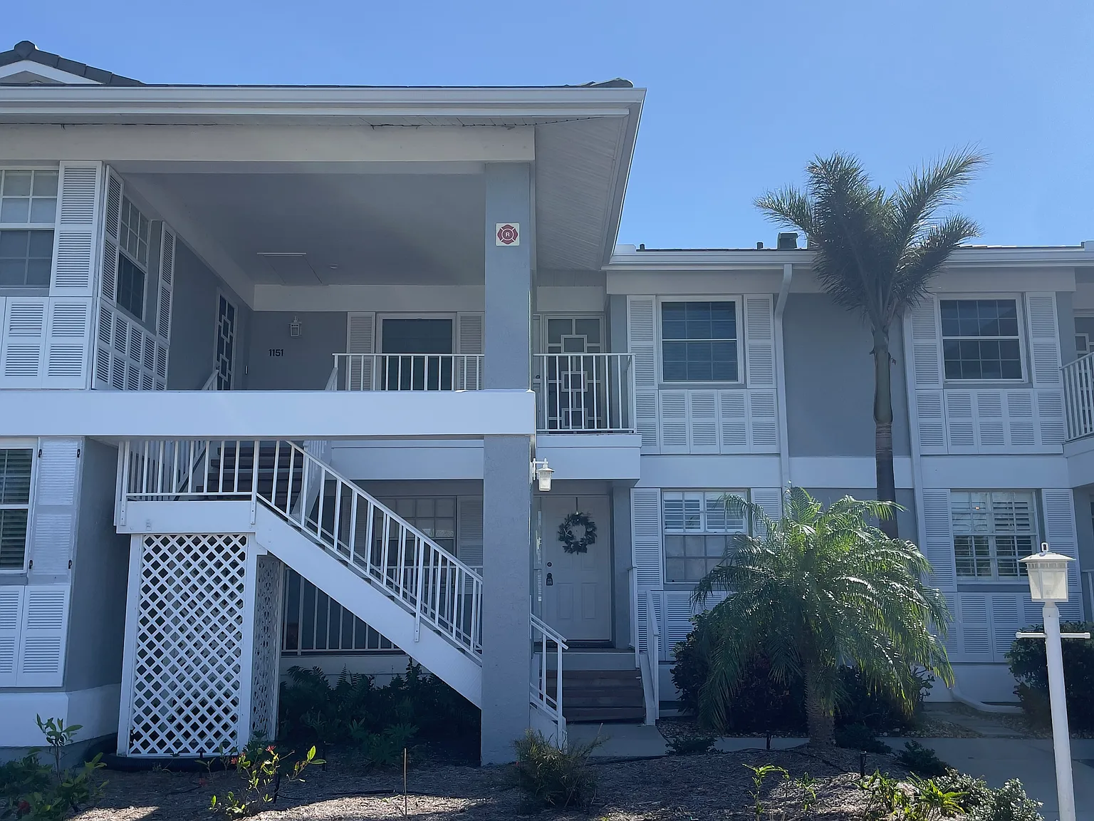 1155 Edgewater Cir — Photo 4