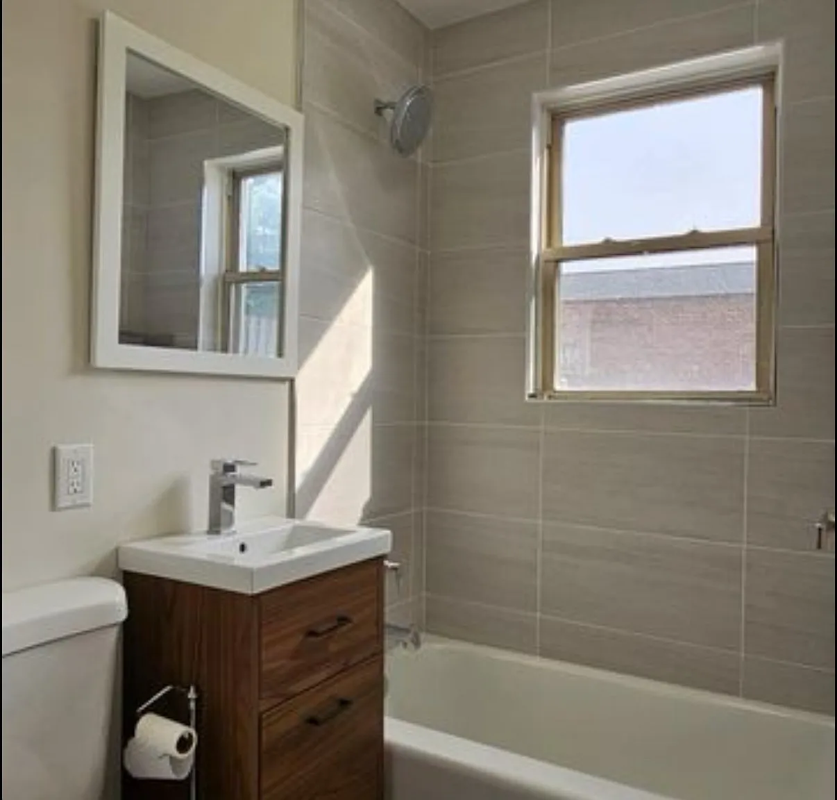 2 bed, 870 sqft, $2,200 — Photo 3