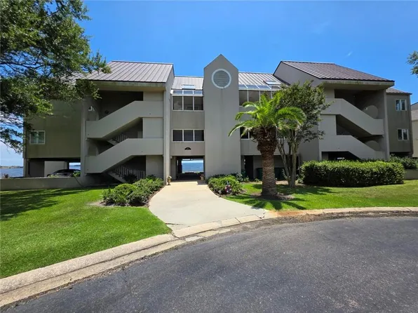 403 Mariners Is #2C, Mandeville, LA 70448