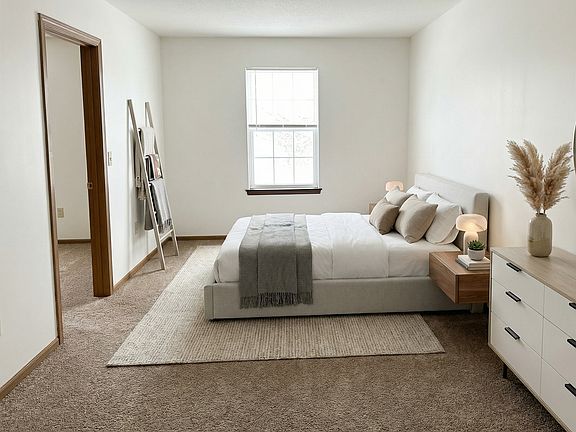 5th image of 202 E Church St #204