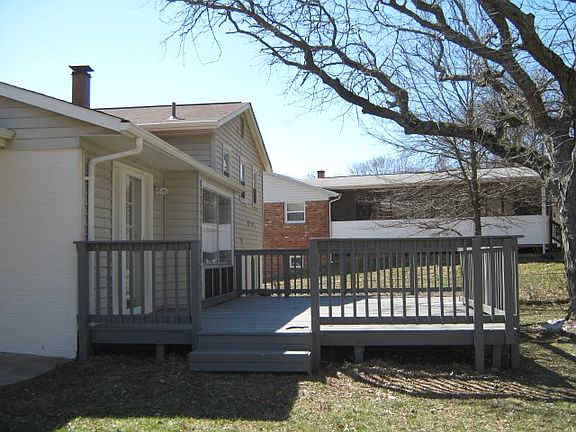 3rd image of 4206 Carriage Dr