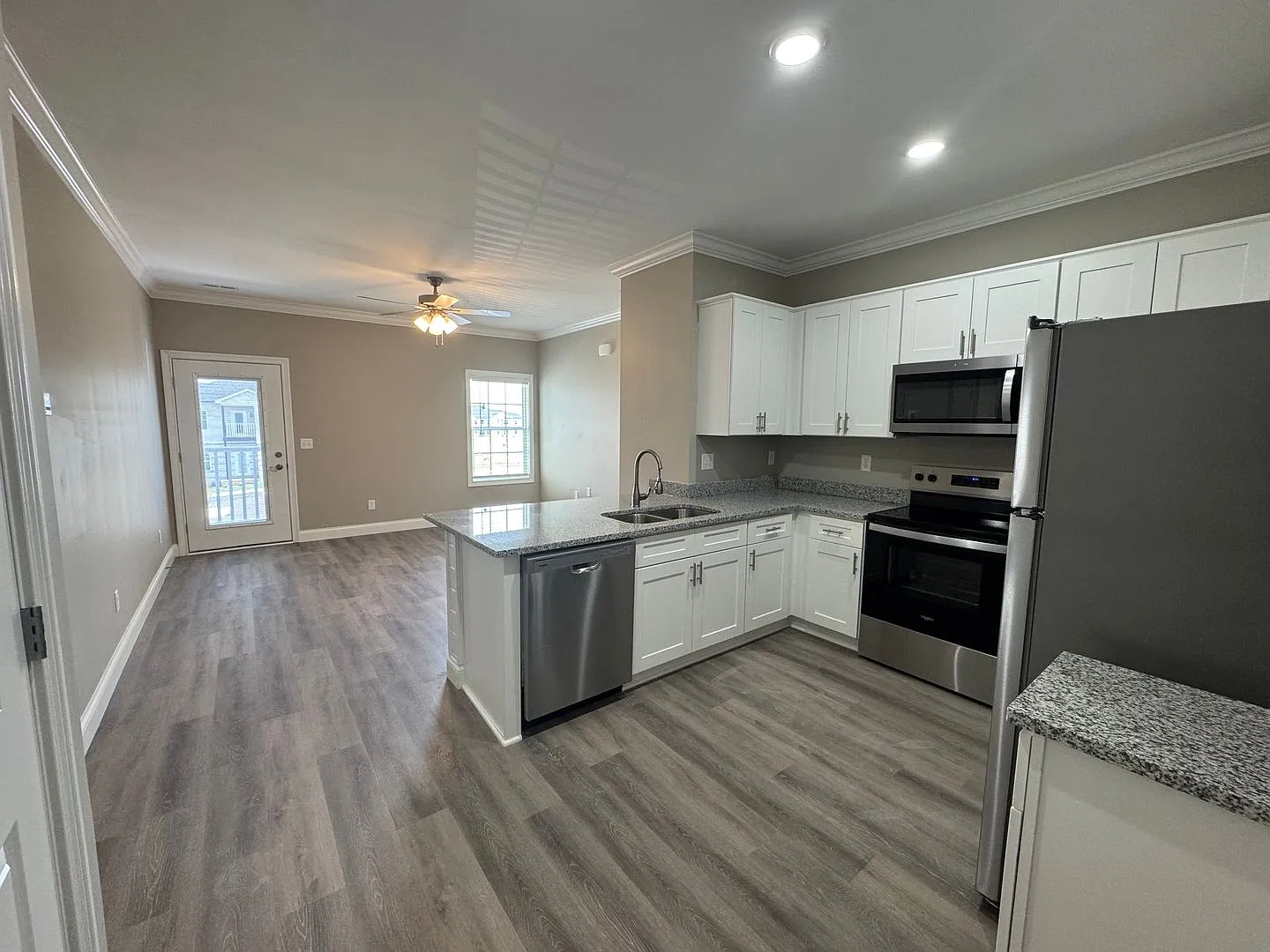 714 Ivy Branch — Photo 2