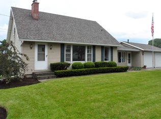 13438 3rd St, Grabill, IN 46741