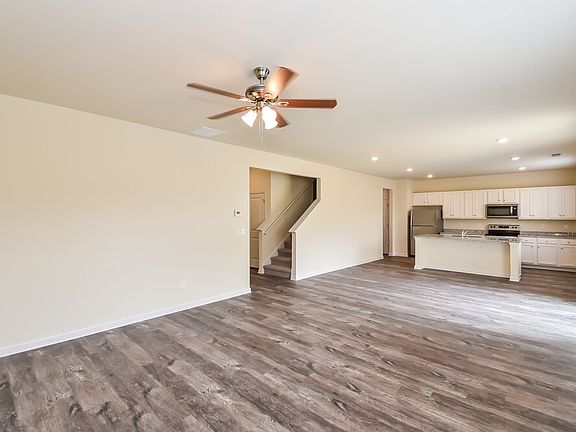 5th image of 324 Hamilton Pointe Dr
