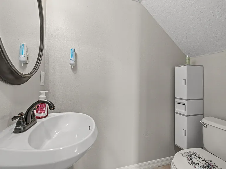 1752 Portcastle Cir — Photo 55