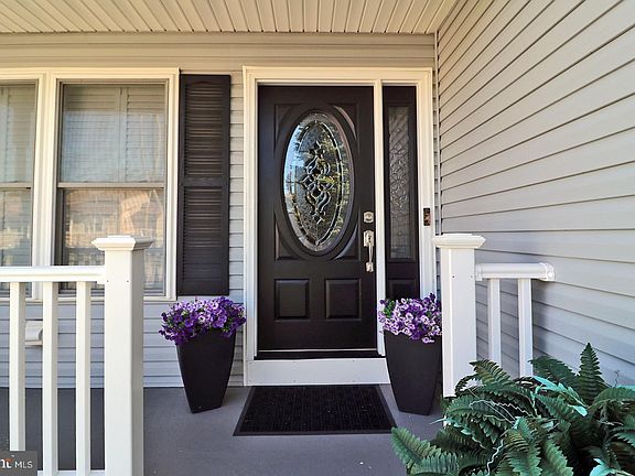 2nd image of 8 Keelson Dr
