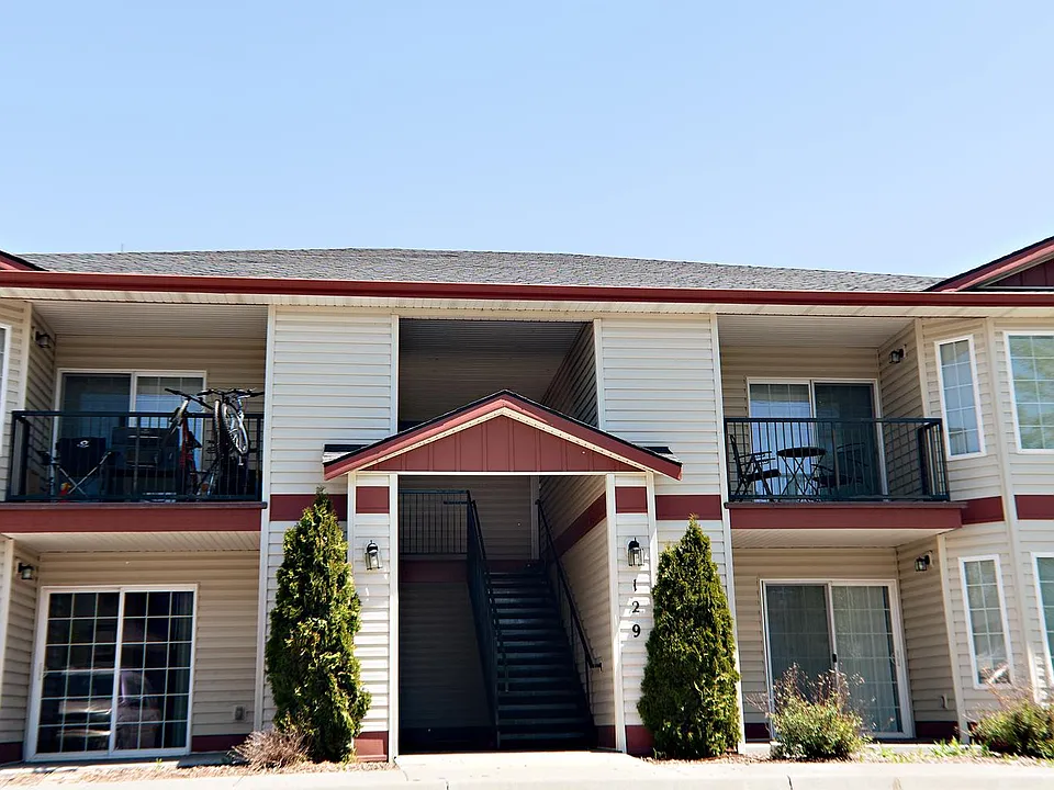 144 Clubhouse Cir #201
