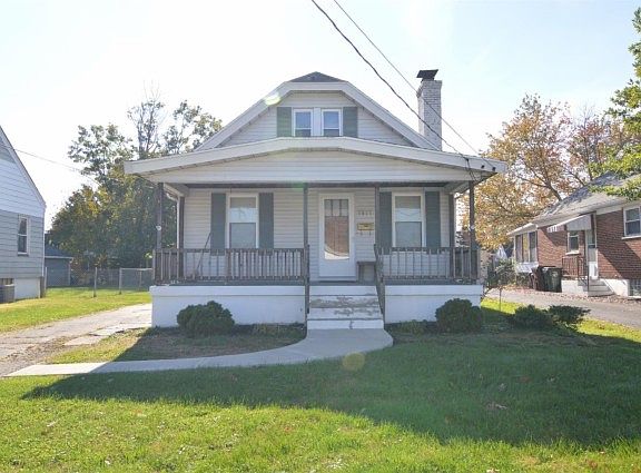 2nd image of 3813 Lansdowne Ave