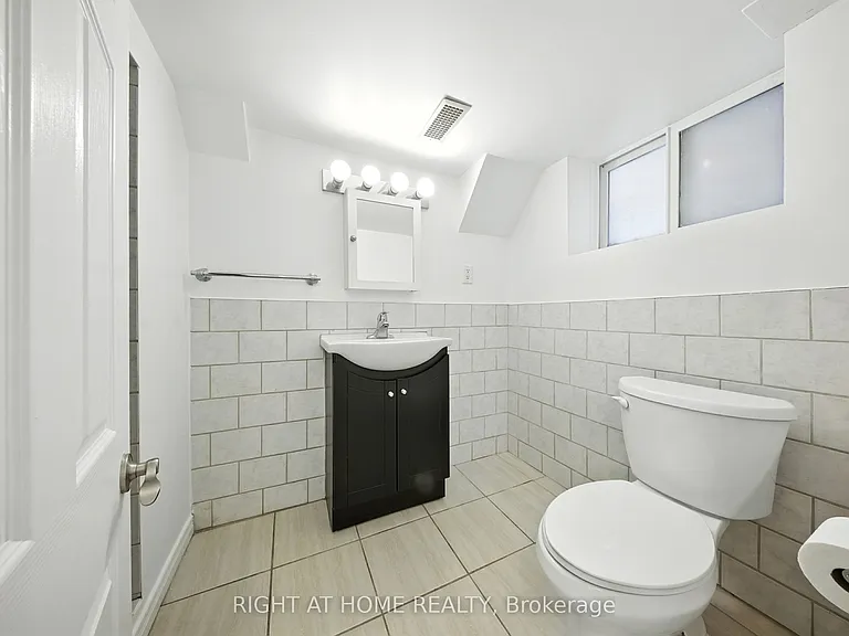 169 Lawrence Ave W #BASEMENT — Photo 3
