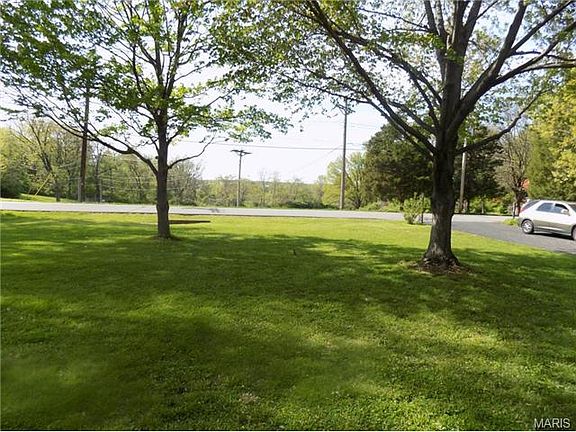 2nd image of 1428 Belgrove Dr