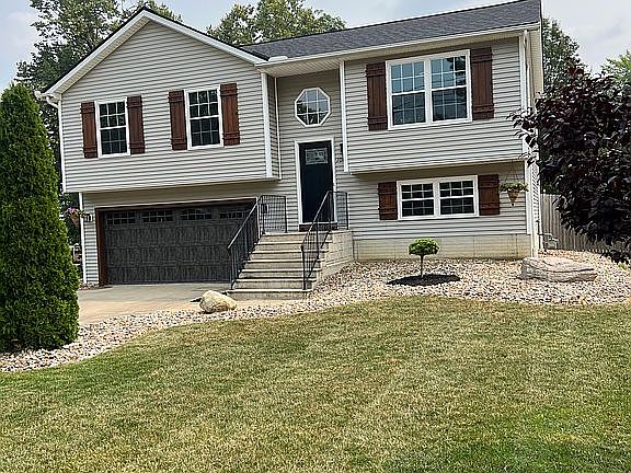 5th image of 1062 Wadsworth Rd