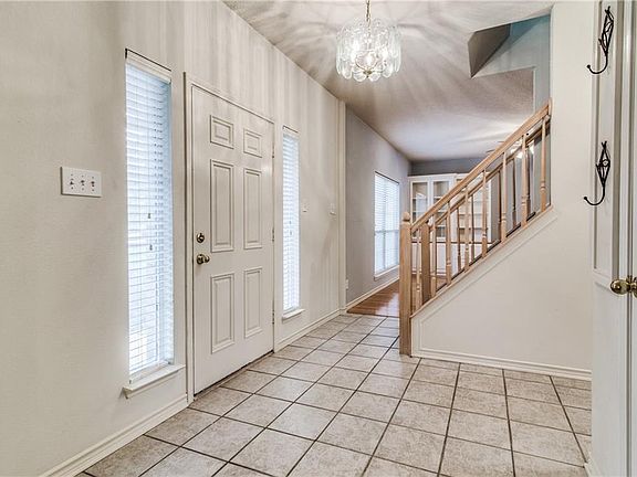 4th image of 994 Safflower Ct