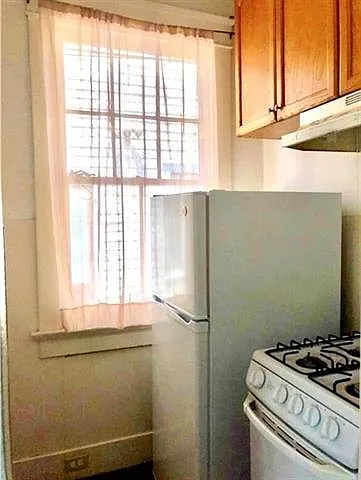 2320 Coliseum St #1 — Photo 4
