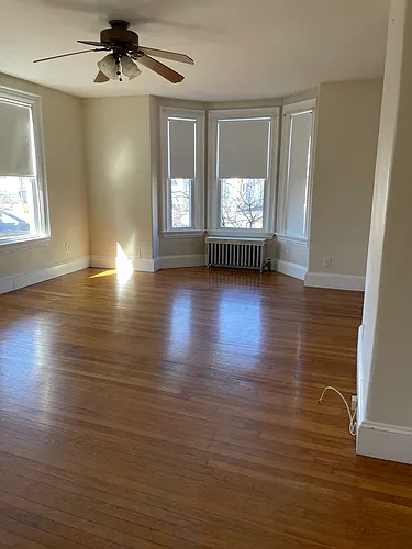 148B Crescent St Photo 1