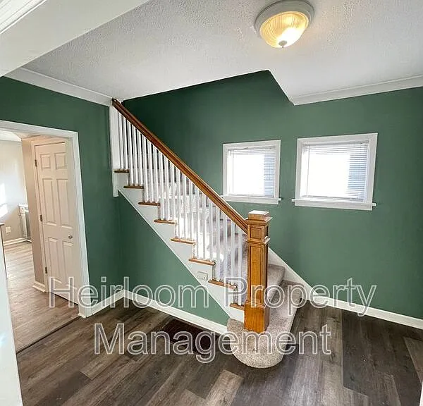 709 E Skyline Pkwy — Photo 10