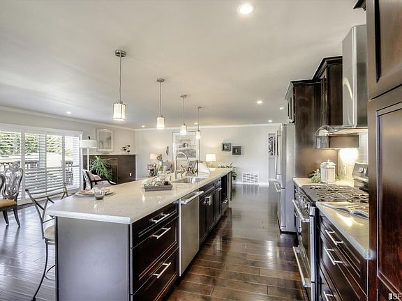 3rd image of 319 Arroyo Dr