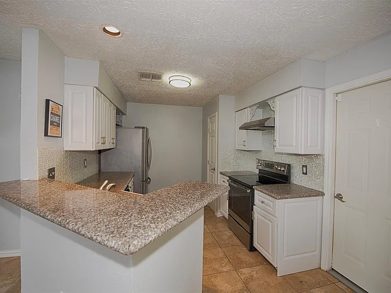 2914 Tarpon Dr — Photo 16