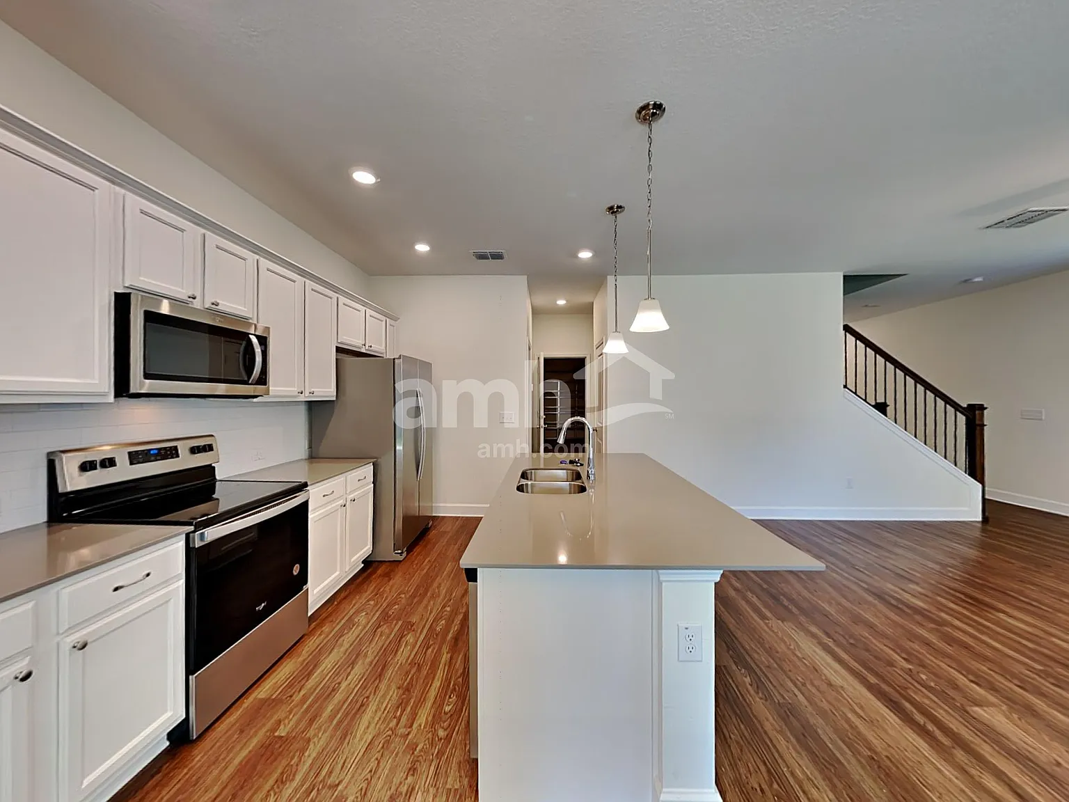 4 bed, 2.5 bath, 1977 sqft, $2,535 — Photo 4