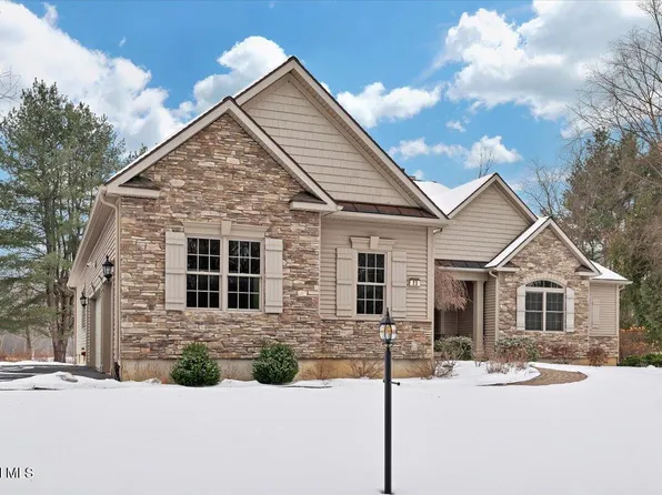 23 Legends Way, Ballston Lake, NY 12019