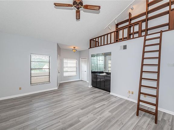 5th image of 3537 Countrybrook Ln APT 22