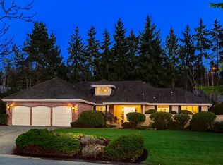 8531 Hunts Point Ln, Bellevue, WA 98004